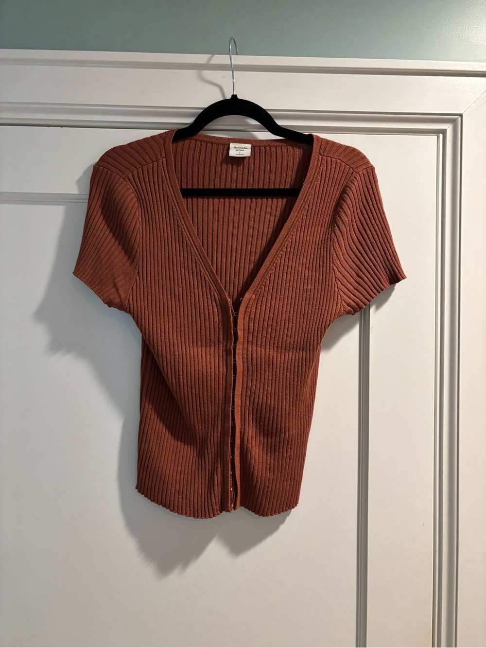 Abercrombie & Fitch Ribbed Short-Sleeve Button-Up Top — Rust Brown
